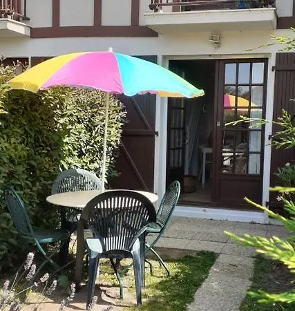 Triplex Avec Jardinet - Wifi - A 400m De La Courseulles-sur-Mer