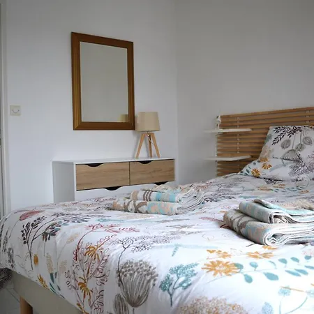 Triplex Avec Jardinet - Wifi - A 400m De La Courseulles-sur-Mer