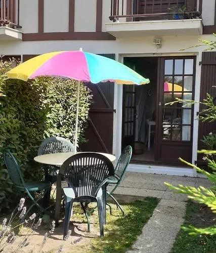 Triplex Avec Jardinet - Wifi - A 400m De La Courseulles-sur-Mer